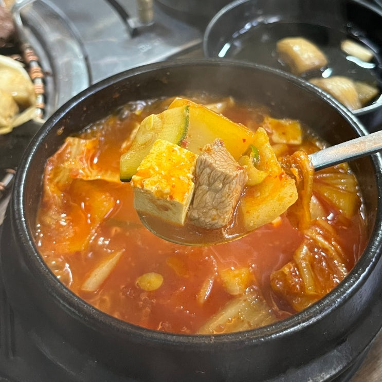  제주 구워주는 고깃집 '교래 흑돼지 성산일출봉점'