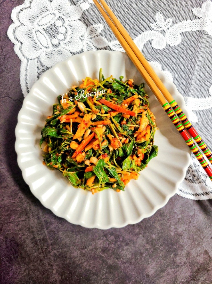 제철 봄나물 산나물 다래순나물무침 비빔밥도 뚝딱! 제철 봄나물 산나물 다래순나물무침 비빔밥도 뚝딱!