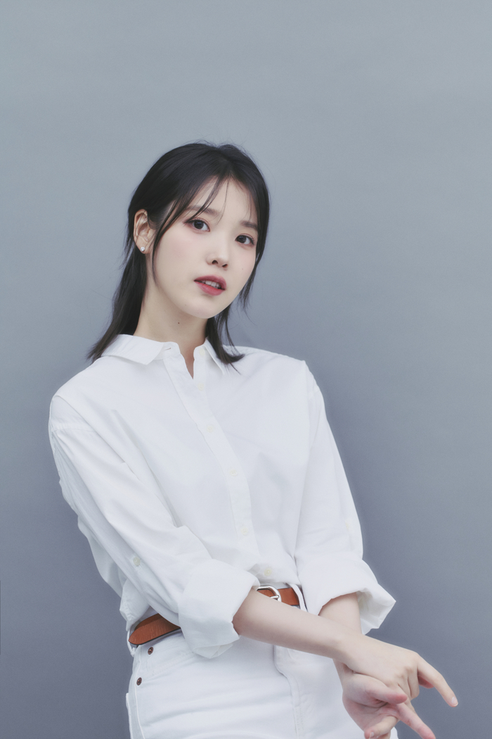 '설리·문빈 떠나보냈던' 아이유, 연예인은 직업과 자아가 분리 안되는 직업...자신만의 공간 가져라 '설리·문빈 떠나보냈던' 아이유, 연예인은 직업과 자아가 분리 안되는 직업...자신만의 공간 가져라