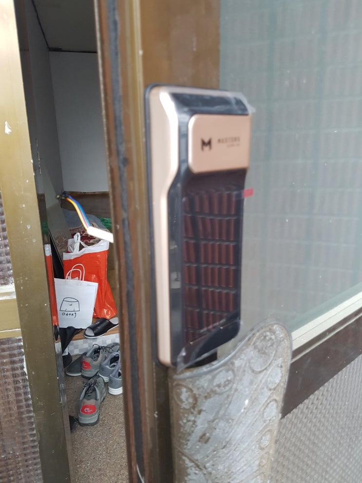  익산열쇠 익산시 석탄동 가정집 샷시문 전용 번호키 설치