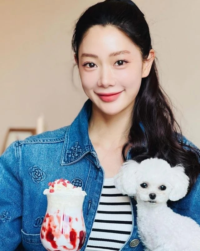 "이젠 대륙의 여신" 클라라, 중국 사로잡은 우월한 볼륨감...그리스 여신 비주얼 "이젠 대륙의 여신" 클라라, 중국 사로잡은 우월한 볼륨감...그리스 여신 비주얼