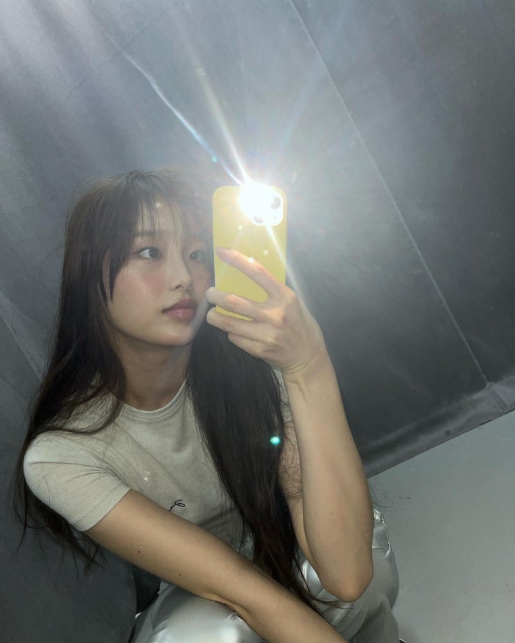 "나는 아이돌.." 새 회사 찾은 츄, 짙은 스모키 메이크업하고 180도 달라져 등장 "나는 아이돌.." 새 회사 찾은 츄, 짙은 스모키 메이크업하고 180도 달라져 등장