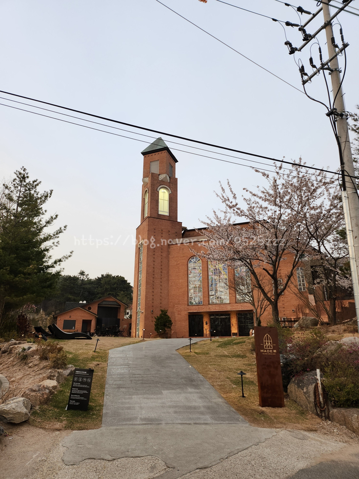 [영종도의 숲 메이드림]카페 그 이상의 공간 메이드림 내돈내산 찐 후기 인천 중구 대형 디저트 카페 메이드림에서 재즈밴드 굿펠리스의 재즈콘서트 관람 관련 사진