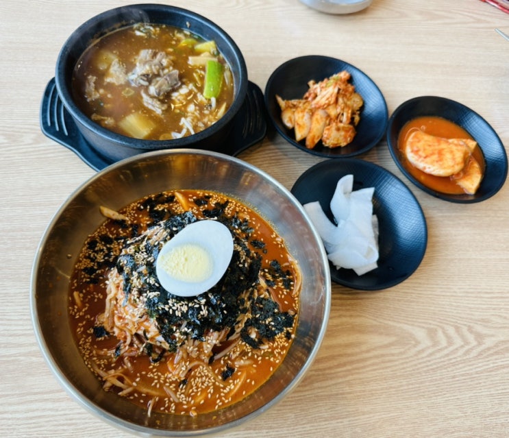  강릉오죽헌맛집.오죽관.진한 한우 소고기 국밥과 맛있는 비빔국수. 강릉 아침식사 맛집.