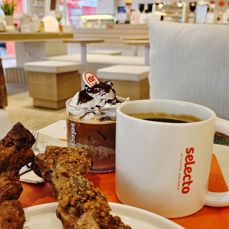  강남 카페 셀렉토커피 신논현 직영점 노트북 하기 좋은 카페