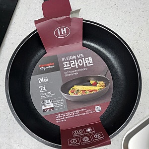 홈플러스 시그니처 프라이팬 24cm/ IH 티타늄 단조 프라이팬/ 프라이팬 길들이기 작전