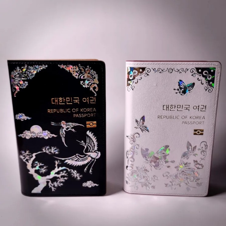 한국의 아름다움을 표현한 한소품 자개 여권케이스
