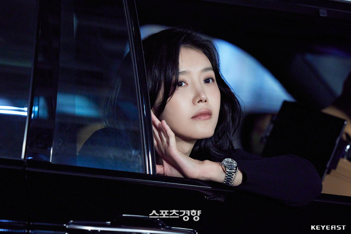 '패밀리' 채정안, 살벌한 액션 뒤 여신 비주얼...반전 매력 드러나는 비하인드 컷 공개 '패밀리' 채정안, 살벌한 액션 뒤 여신 비주얼...반전 매력 드러나는 비하인드 컷 공개