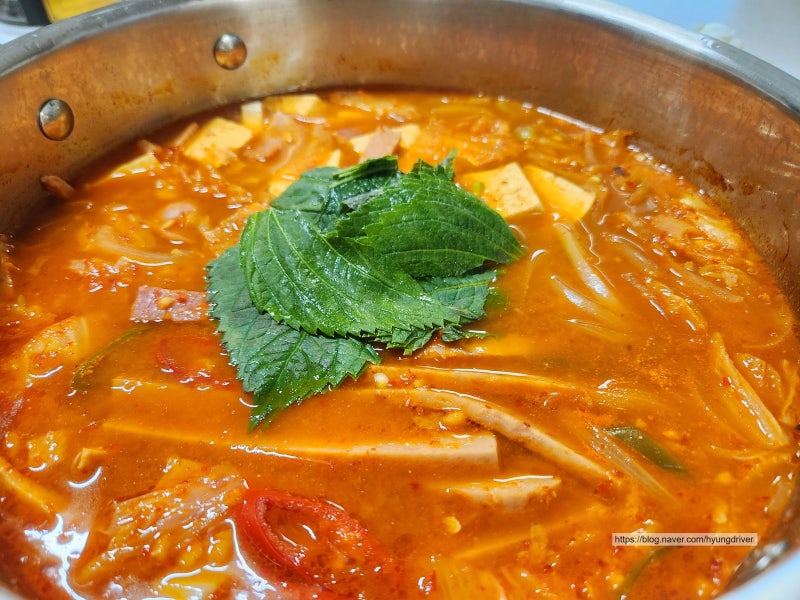 백종원 햄폭탄 부대찌개 양념장만드는법 얼큰한 국 찌개종류 따뜻한 국물요리 : 네이버 블로그 백종원 햄폭탄 부대찌개 양념장만드는법 얼큰한 국 찌개종류 따뜻한 국물요리 : 네이버 블로그