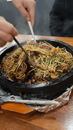  청주돌짜장 / 계란 프라이를 주는 감녹관