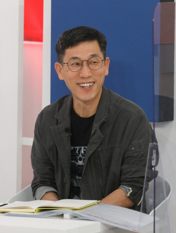 멈추지 않는 정치권 노인 비하, “고령자 정책 퇴행 불러” 멈추지 않는 정치권 노인 비하, “고령자 정책 퇴행 불러”