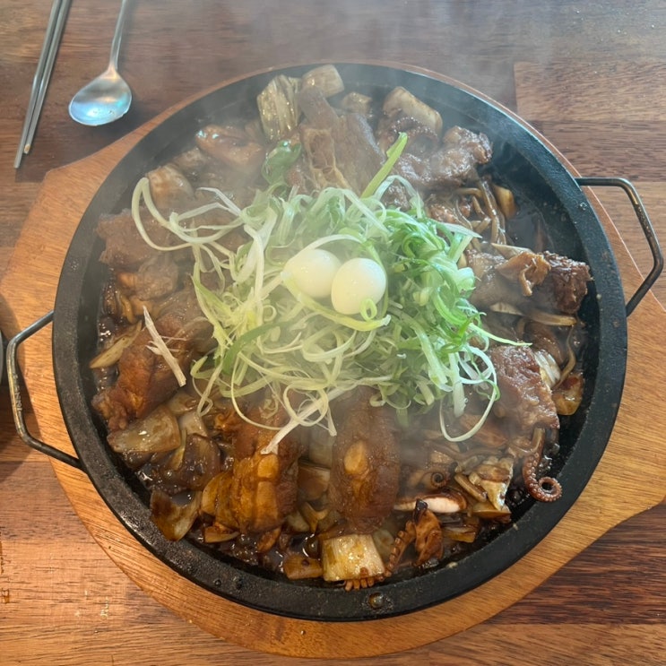  제주 내도 이호테우 맛집 제주1호돌짜장에서 갈비돌짜장 먹어요