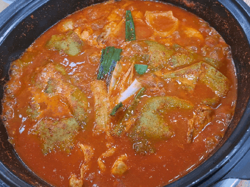  토방 닭매운탕 해조류 수제비와 곁들여 먹는 두암동 맛집