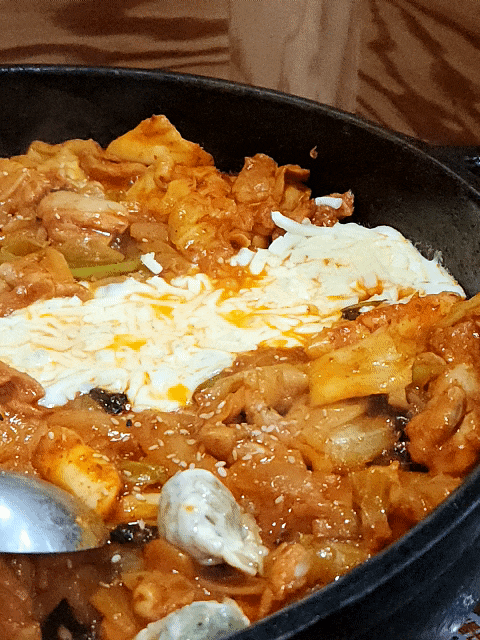  장항읍 흥부가 치즈닭갈비에 철판 볶음밥 - 늦은 저녁식사 야식으로 좋아
