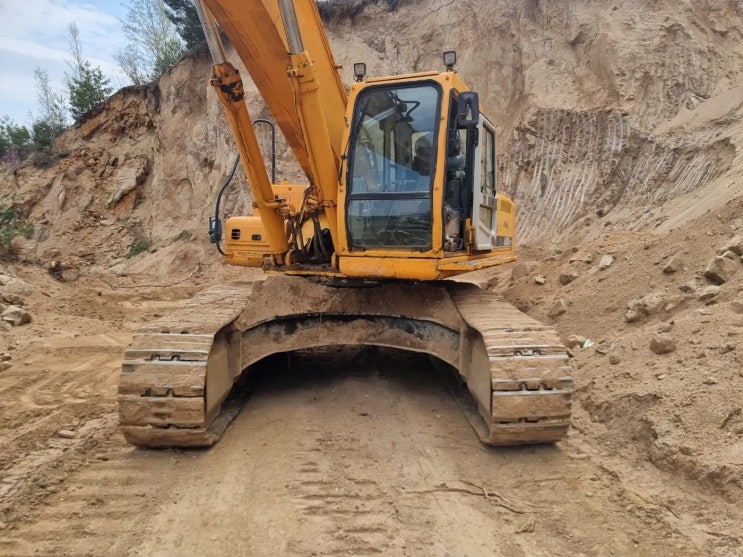현대 ROBEX4500LC7 2004년식 4200만원 판매합니다. 현대 ROBEX4500LC7 2004년식 4200만원 판매합니다.