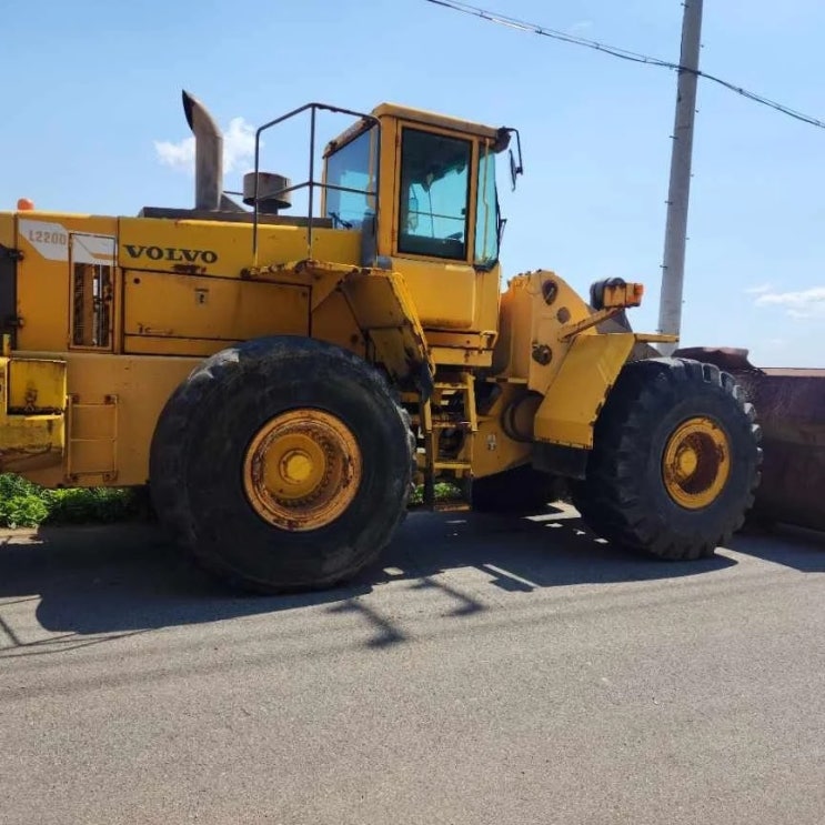 볼보 L220D 1999년식 3500만원 판매합니다. 볼보 L220D 1999년식 3500만원 판매합니다.