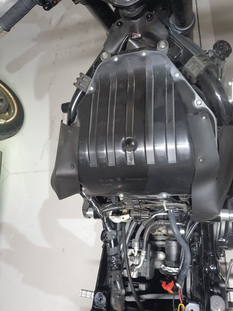  Z900RS 2019 - 스티어링 댐퍼장착 001