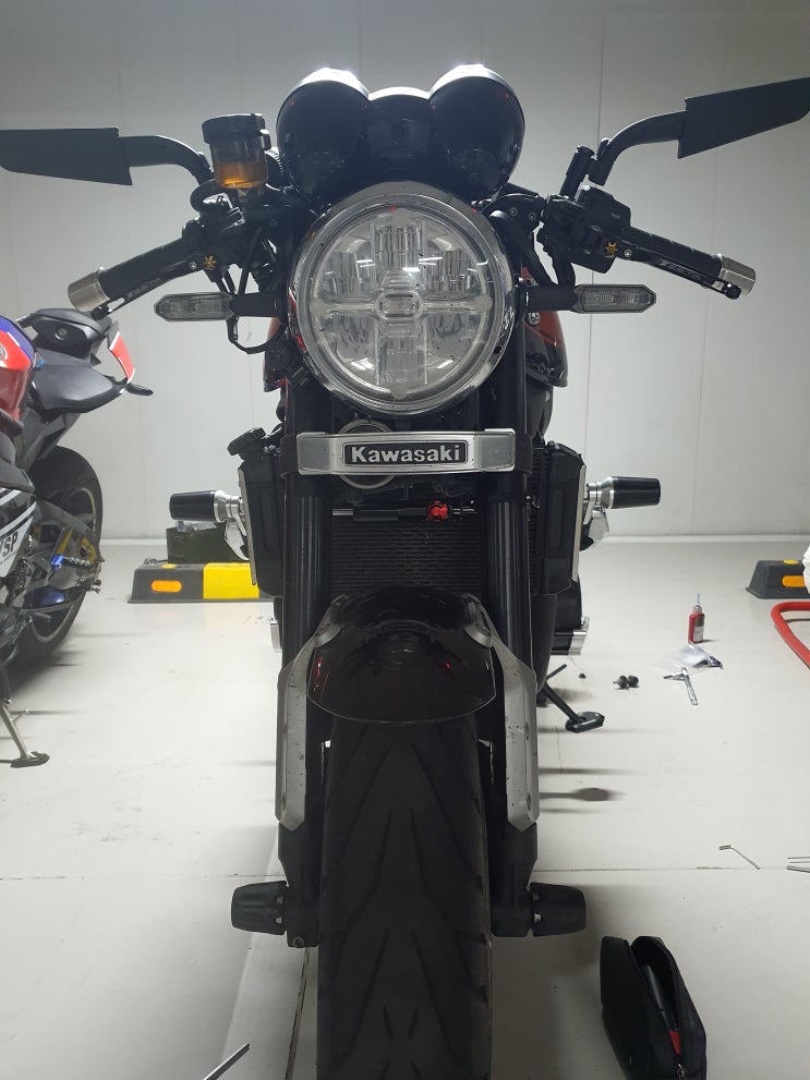  Z900RS 2019 - 스티어링 댐퍼장착 002