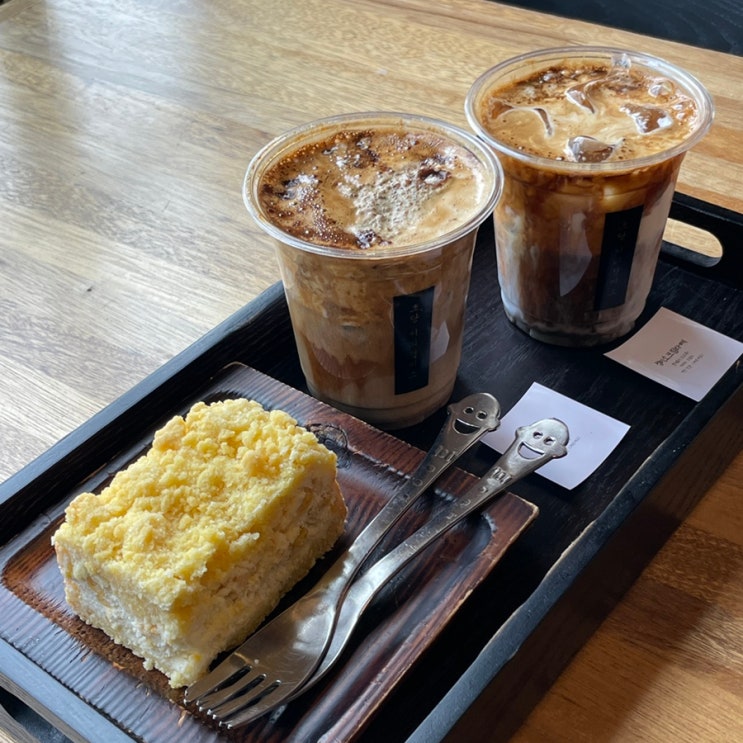  강릉카페 '초당커피정미소 강릉본점' = 누룽지크림라떼 옥수수크럼블, 속초점과 다른메뉴