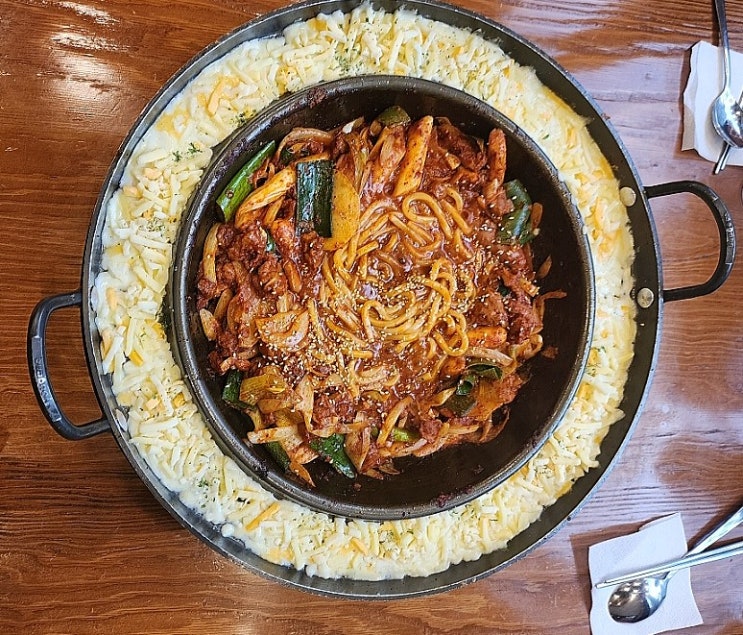  금천동닭갈비 / 치즈 퐁당 유가네 닭갈비