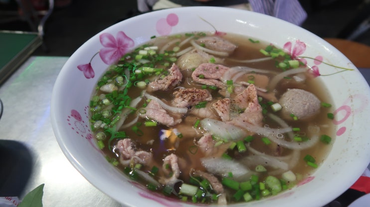  호치민 맛집 포퀸 여행자거리 대표 쌀국수