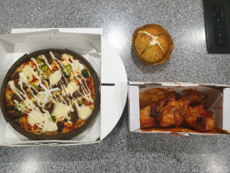 굽네 내돈내산 솔직후기 _ 블랙트러플스테이크시카고피자, 볼케이노(맵찔이시점), 갈릭크림바게트볼 굽네 내돈내산 솔직후기 _ 블랙트러플스테이크시카고피자, 볼케이노(맵찔이시점), 갈릭크림바게트볼
