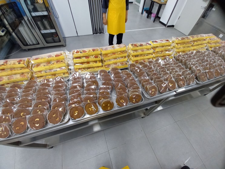  2023년 4월 대한적십자사 봉사활동 - '한화시스템 직원과 시민이 함께하는 빵나눔'(in 종로구 중앙봉사관)