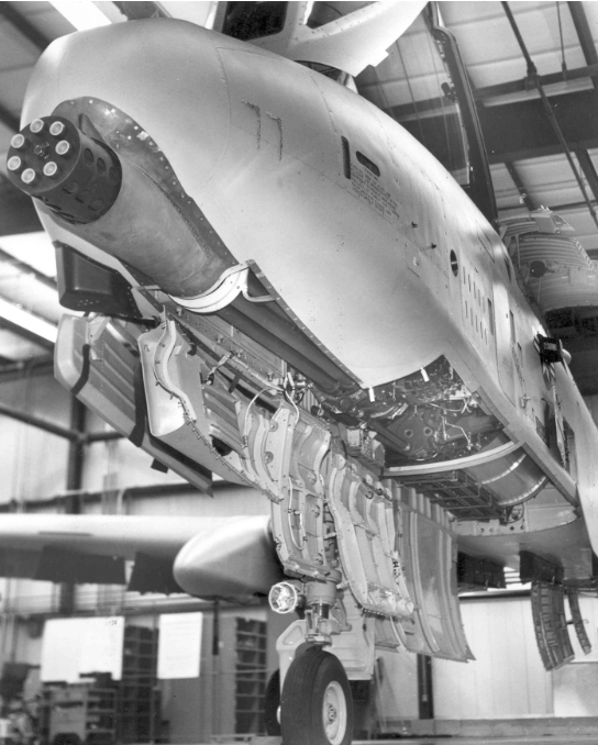  1분당 우라늄탄 4,200발로 탱크를 녹이는 기관포 GAU-8A 어벤저의 성능과 제원
