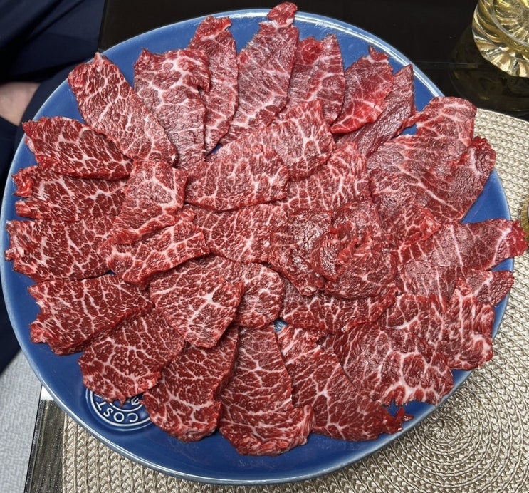  뭉티기 맛집 _ 술안주로 최고인 우둔살 뭉티기