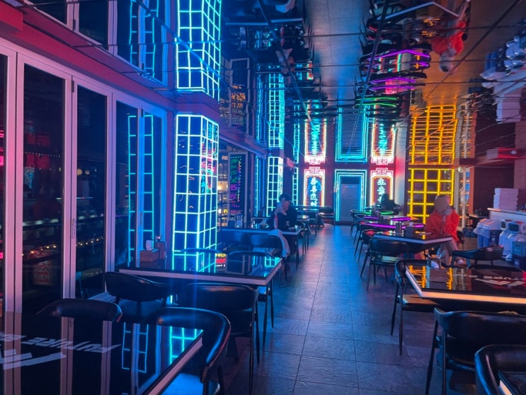  부천역 술집 이색적인 인테리어가 돋보이는 곳 : 미래술집 Future Bar