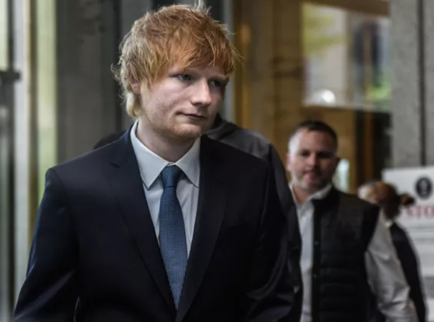 Ed Sheeran, 이번 주 '10곡'을 작곡했다고 말하면서, 저작권 재판에서 배심원들에게 법정에서 라이브 공연을 합니다 Ed Sheeran, 이번 주 '10곡'을 작곡했다고 말하면서, 저작권 재판에서 배심원들에게 법정에서 라이브 공연을 합니다