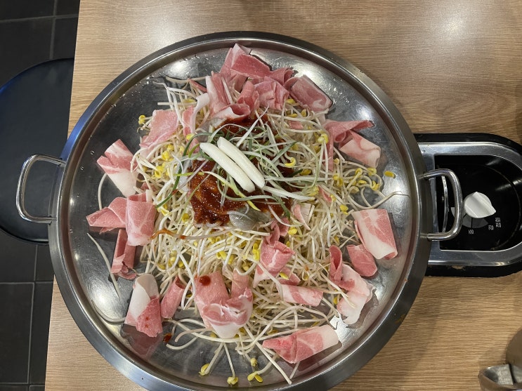 웨이팅 넘쳐났던 홍대 콩불에서 쭈삼콩불