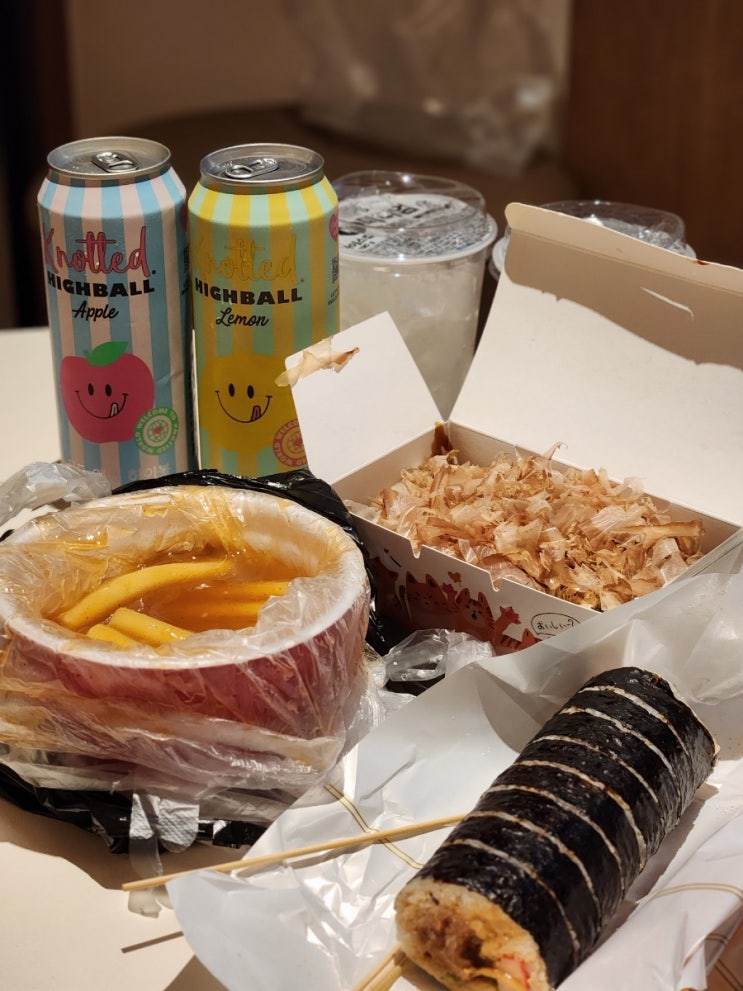  천안 : 터미널 근처 야식 투어 l 타코야끼 마늘떡볶이 크로칸슈