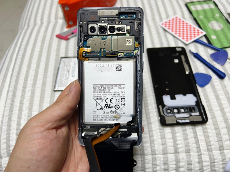 갤럭시 S10 5G 배터리 센터 보다 저렴하게 셀프로 교체