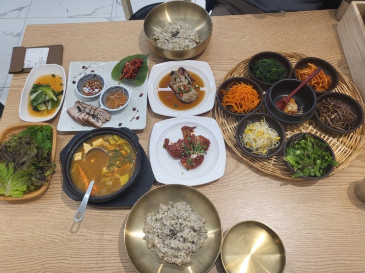  청라호수공원 맛집 청라 꽃게주는 보리밥 정식