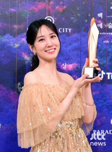  '우영우' 박은빈, 백상 예술대상 대상 수상...'받을만 했다'