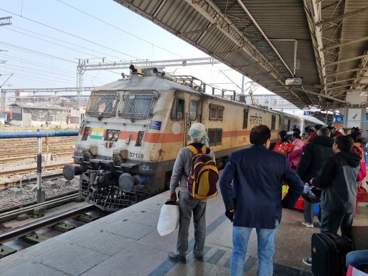 인도여행 8일차) 고락푸르에서 암리차르 2등석 기차 22시간 타기