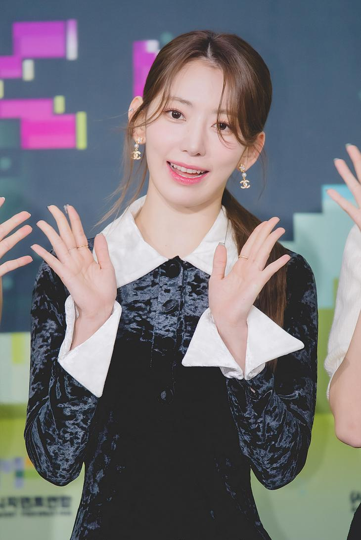 "이번 인생은 계속" 르세라핌 사쿠라, 지금까지 데뷔만 3번...계약시 내건 유일한 조건은? "이번 인생은 계속" 르세라핌 사쿠라, 지금까지 데뷔만 3번...계약시 내건 유일한 조건은?