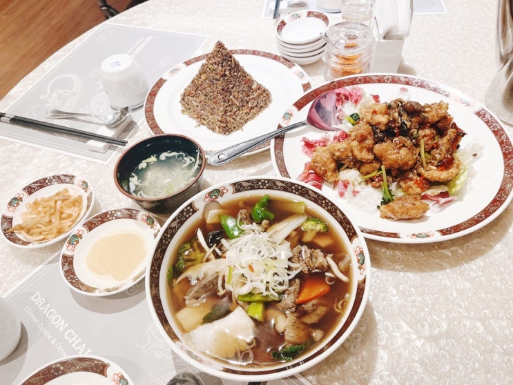  고급스러운 분위기의 중국요리를 맛볼 수 있는 인터불고호텔 2층에 있는 원주중식  "드래곤차이 원주점"