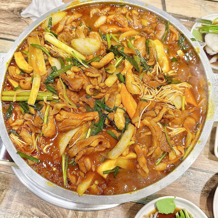  맛집을 혼쭐 내기 위해 경찰이 아닌 그들이 뭉쳤다. 나쁜녀석들 - 김천 신음동 호박오리전문점 애당