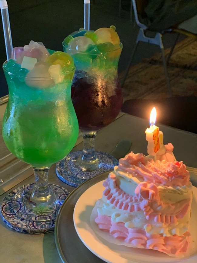 [을지로 카페] 죠지 - 수제 곤약젤리 음료 퓨로롱과 빈티지풍 케이크가 있는 감성 넘치는 힙지로 카페