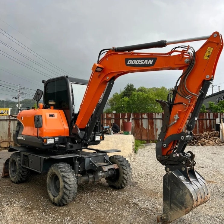 두산 DX55W 2019년식 6000만원 판매합니다. 두산 DX55W 2019년식 6000만원 판매합니다.