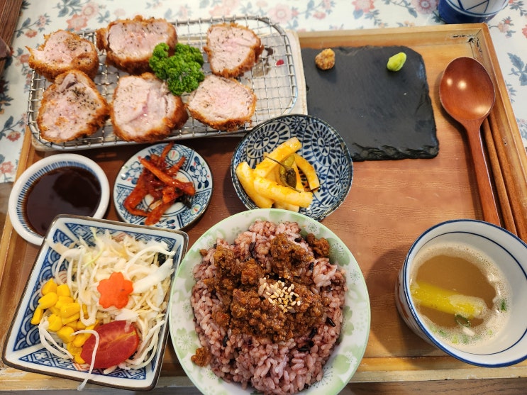 신동랩 : 분위기 좋은 돈까스와 일식집 (명란크림파스타, 안심가츠) 신동랩 : 분위기 좋은 돈까스와 일식집 (명란크림파스타, 안심가츠)