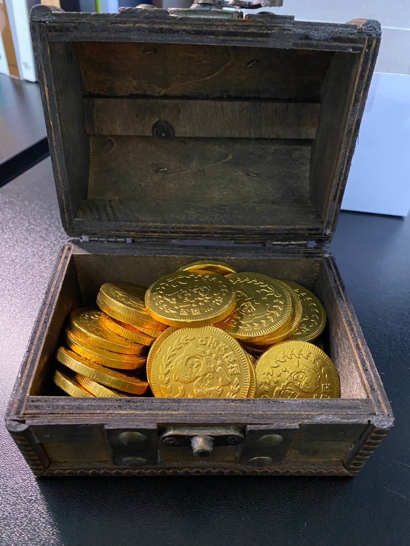 일확천금을 꿈꾸는 어른이를 위한 장난감 | 보물함 황금코인 초콜릿 : 네이버 블로그