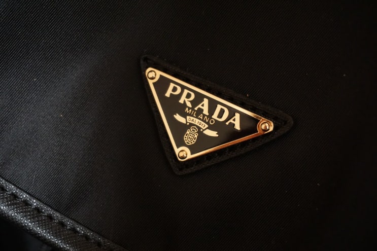 브랜드 소개 #10 욕망과 성공, 문화의 아이콘 프라다(PRADA)