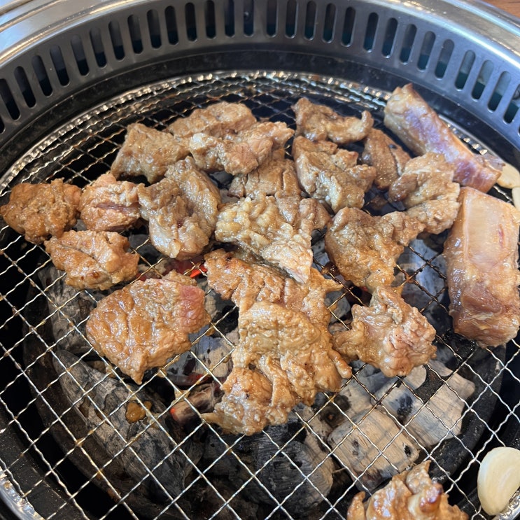 파주 야당역 맛집 수제 양념 돼지갈비 전문점 - 운미정