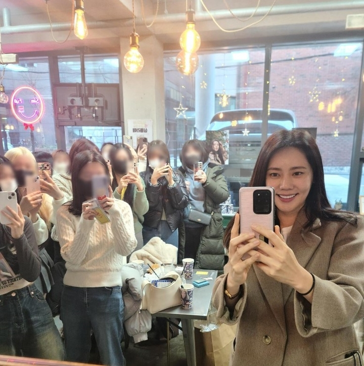 "동생 대신 죽었어야 했다" 배우 추자현, 결혼식에 부모도 참석 못한 '슬픈 가족사' "동생 대신 죽었어야 했다" 배우 추자현, 결혼식에 부모도 참석 못한 '슬픈 가족사'