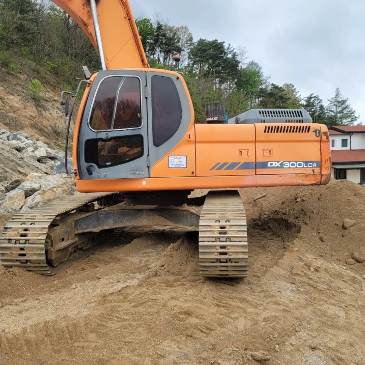 두산 DX300LC 2011년식 5300만원 판매합니다. 두산 DX300LC 2011년식 5300만원 판매합니다.