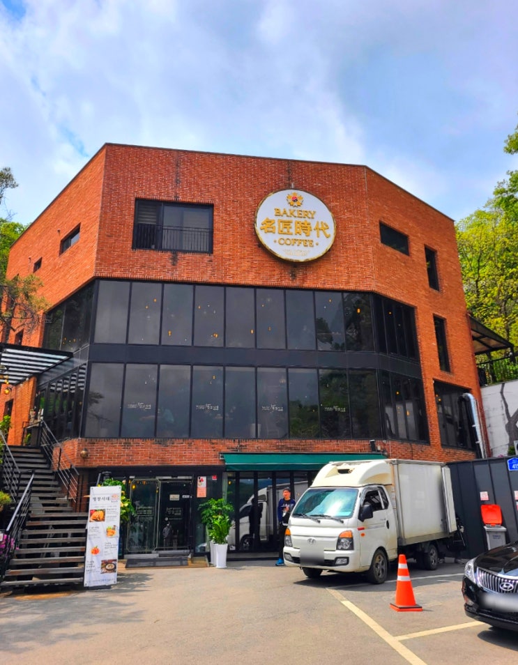  [의왕 백운호수 카페/명장시대 백운호수점] 쾌적한 서울근교 베이커리 대형카페