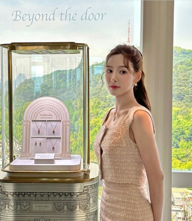 이나연, 손예진이 입은 브랜드 BAU by Bride And You (비에이유 바이 브라이드앤유) 드레스, 트위드....